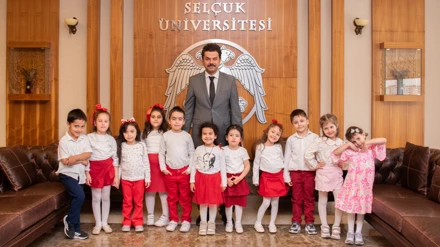 Rektörümüz Prof. Dr. Hüseyin YILMAZ, makamını çocuklara devretti.